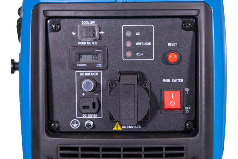 Hyundai 2000W Portable Inverter Generator, buttons and outlets 